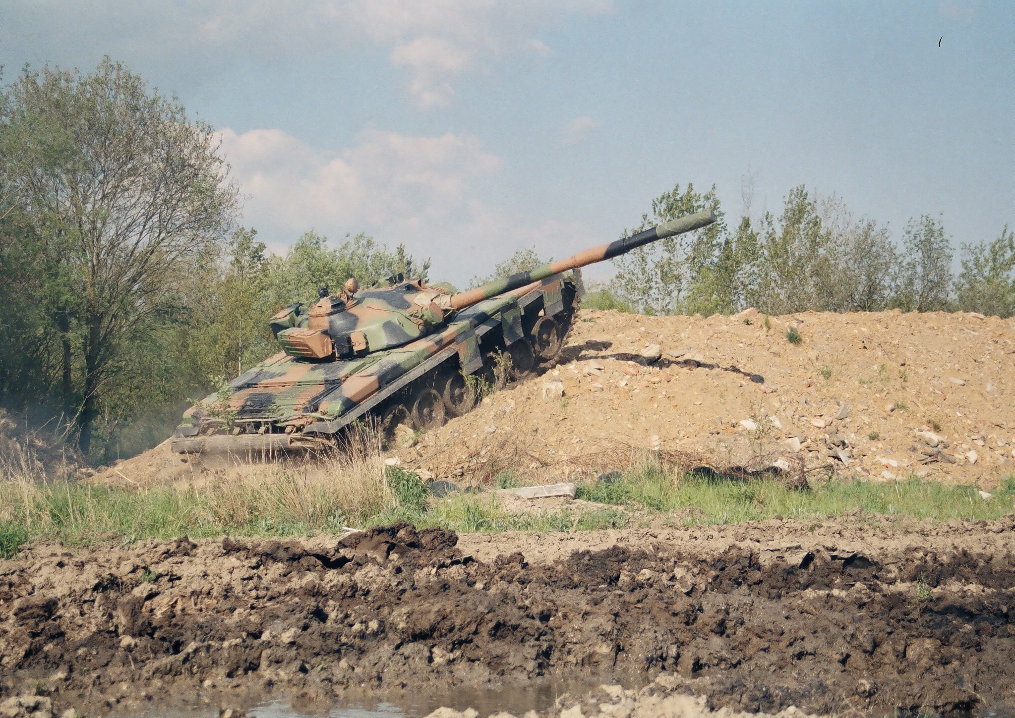 t-72 (1).JPG